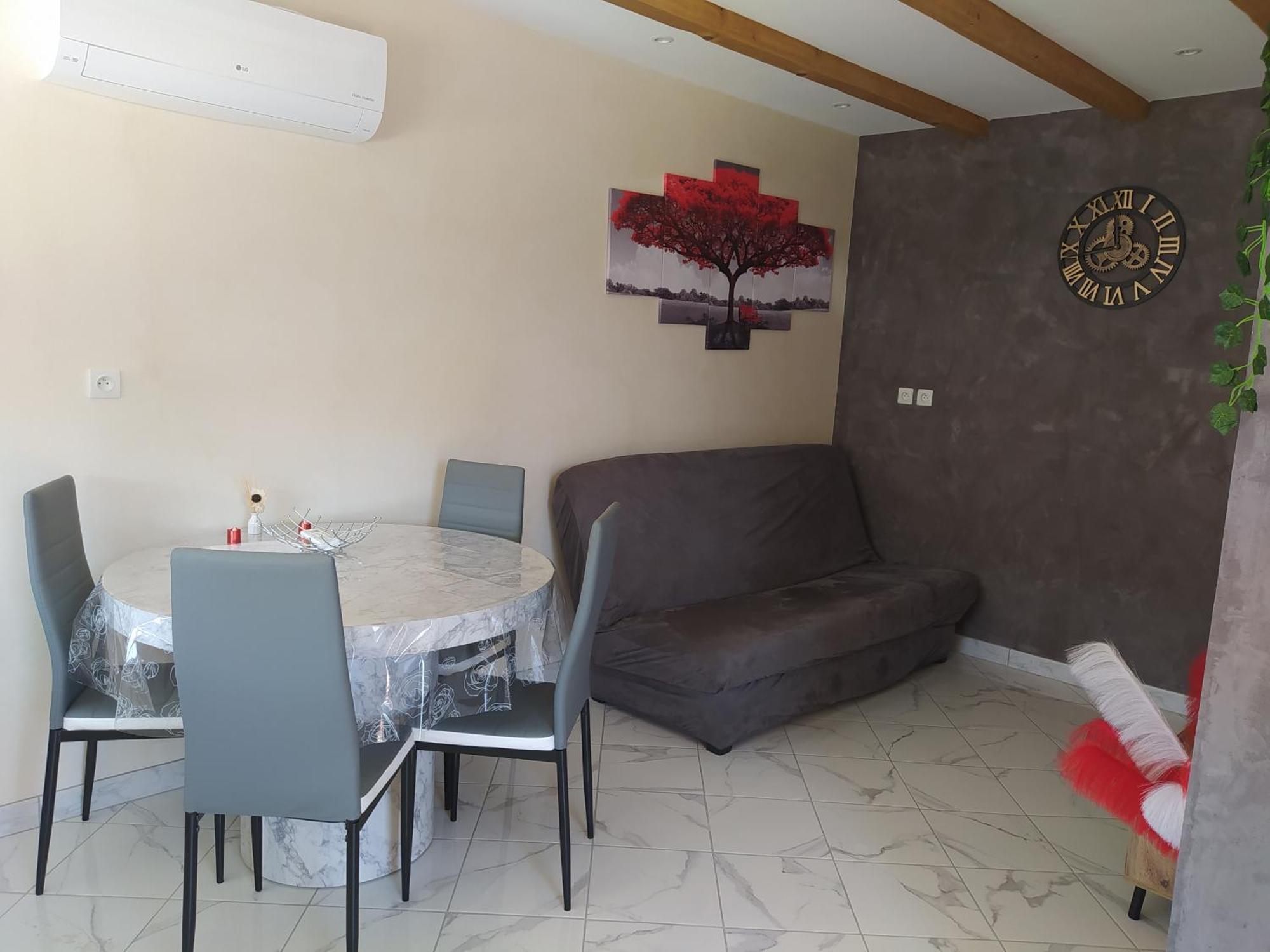 Studio Cosy Avec Terrasse Et Jacuzzi A Disposition De Mai A Aout Rians  Ngoại thất bức ảnh